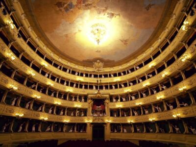 Teatro Sociale
https://teatrosocialecomo.it/